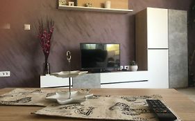 Holly Apartman