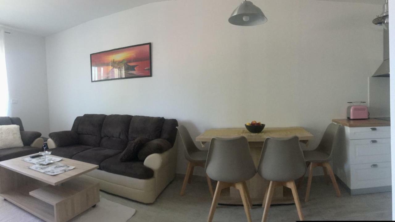 Holly Apartman Umag Kültér fotó